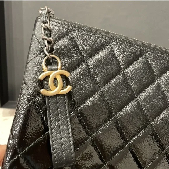 New CHANEL Ombre Gabrielle O-Case Clutch - Picture 4 of 9